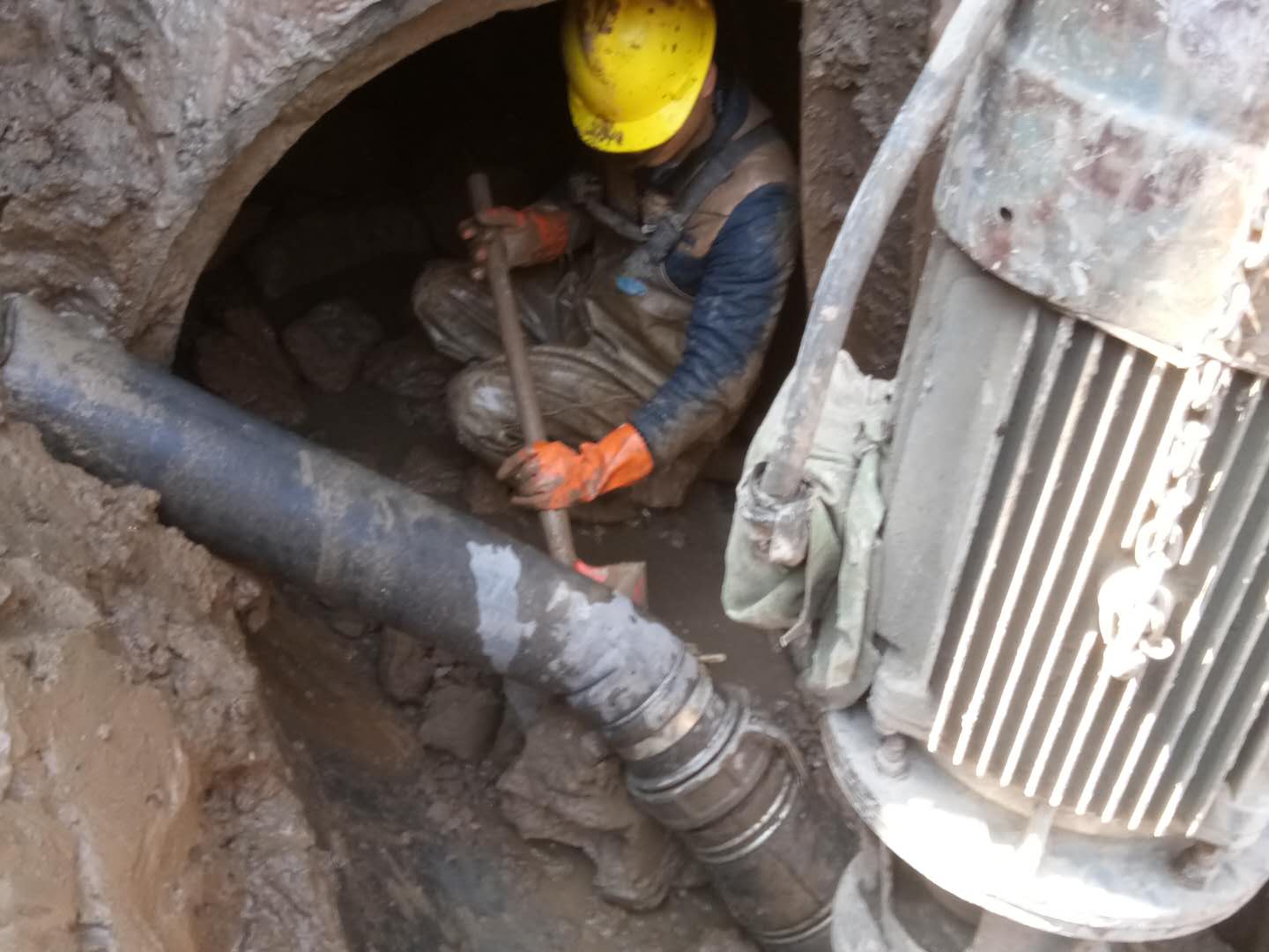 张沟镇管道清淤